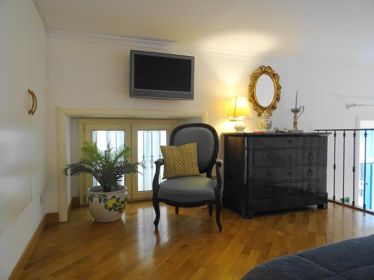 Mezzocannone Holiday House Napels Buitenkant foto